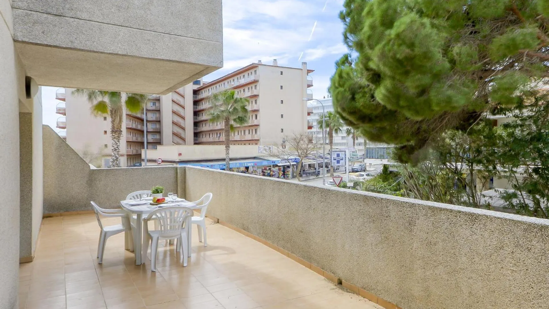 Apartment Mismar-2 By Interhome Roses Spanien